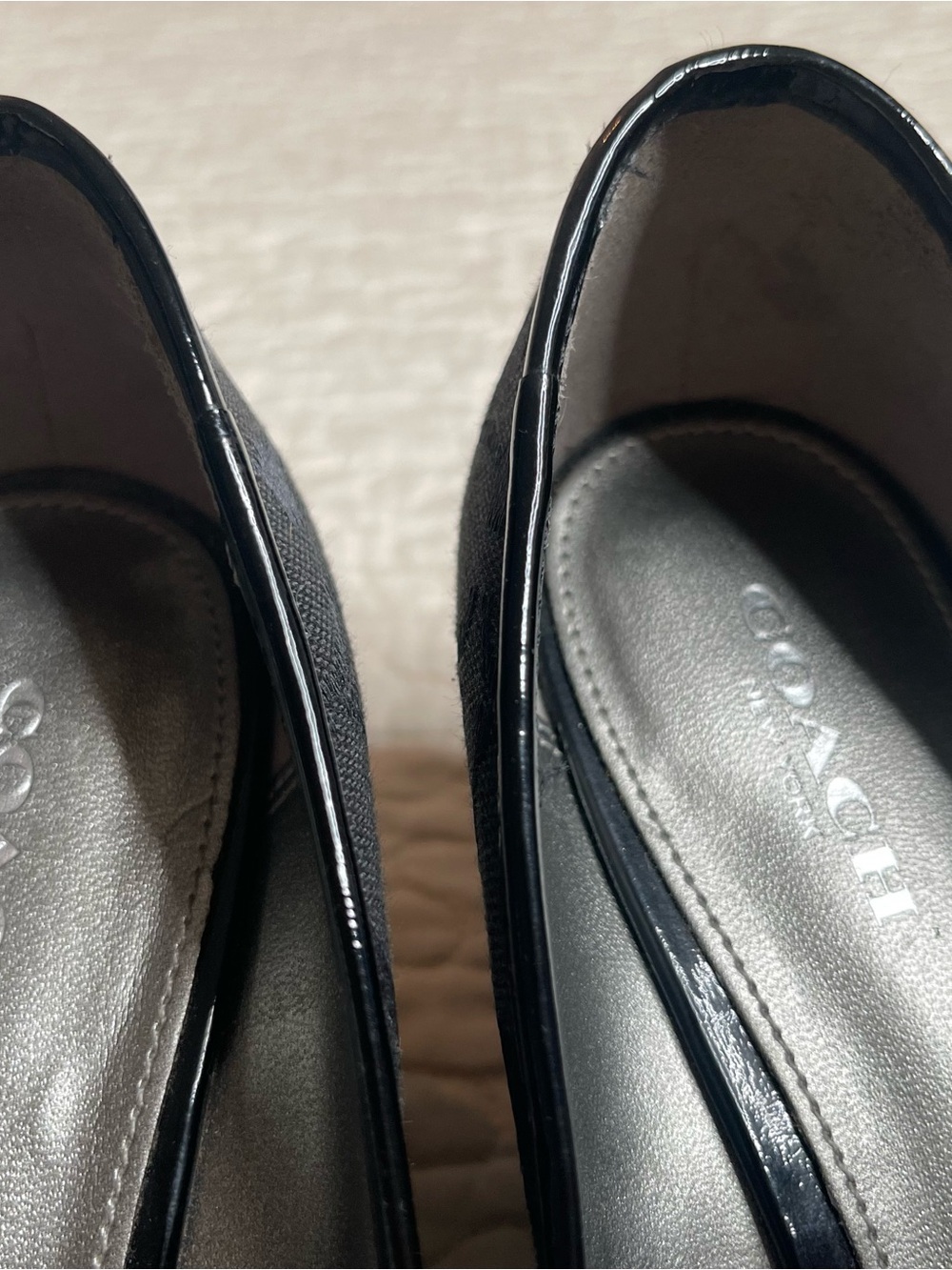 Coach Black Signature C Peep Toe Wedge Heels Patent Bow Shoes Women Size 6.5B - Picture 6 of 10